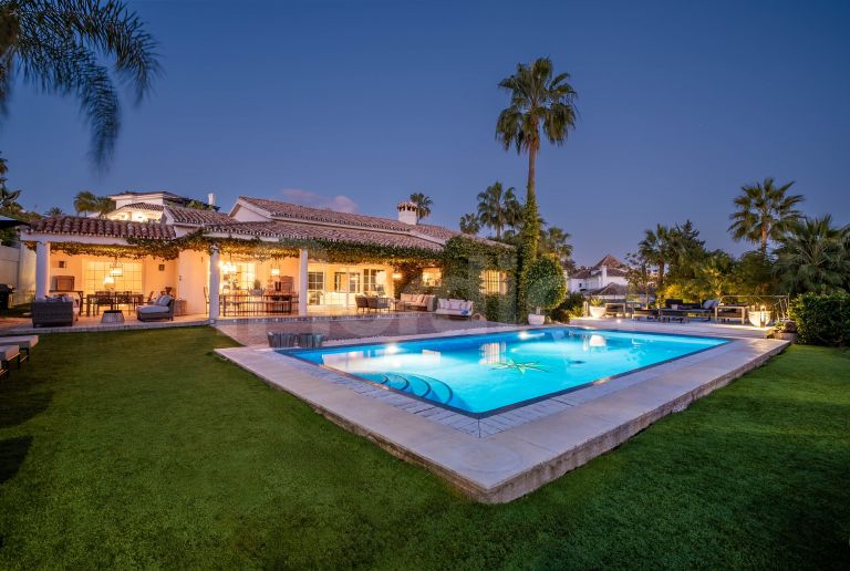 Villa for sale in Los Naranjos