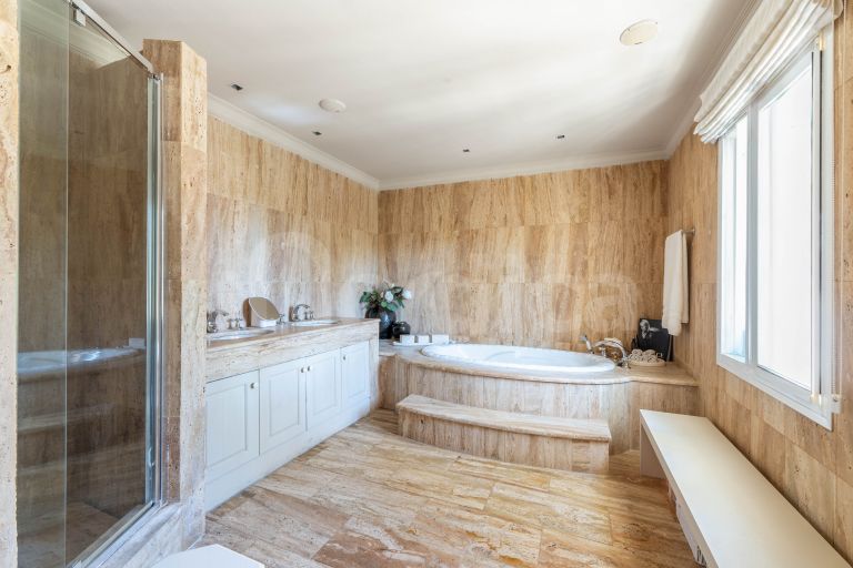 Villa for sale in Los Naranjos