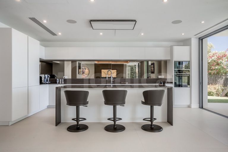 Villa for sale in Las Lomas del Marbella Club