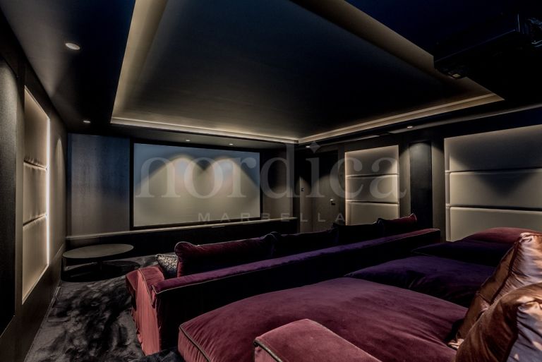 Villa till salu i Las Lomas del Marbella Club