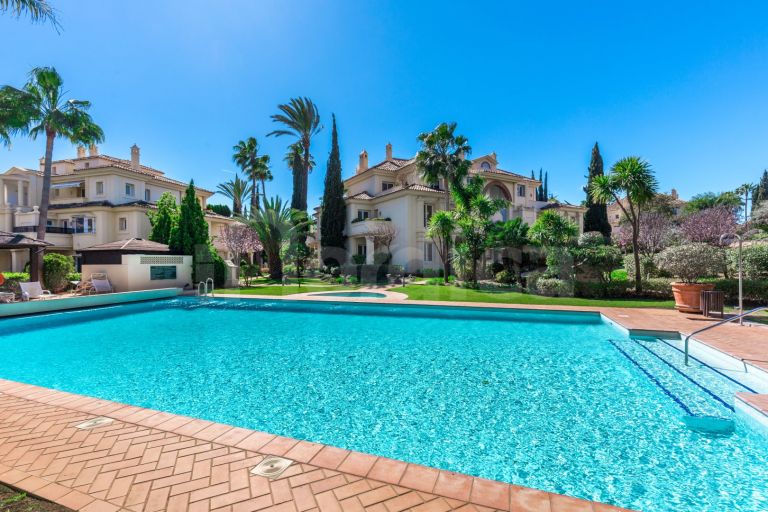 Ground Floor Apartment for sale in Las Alamandas