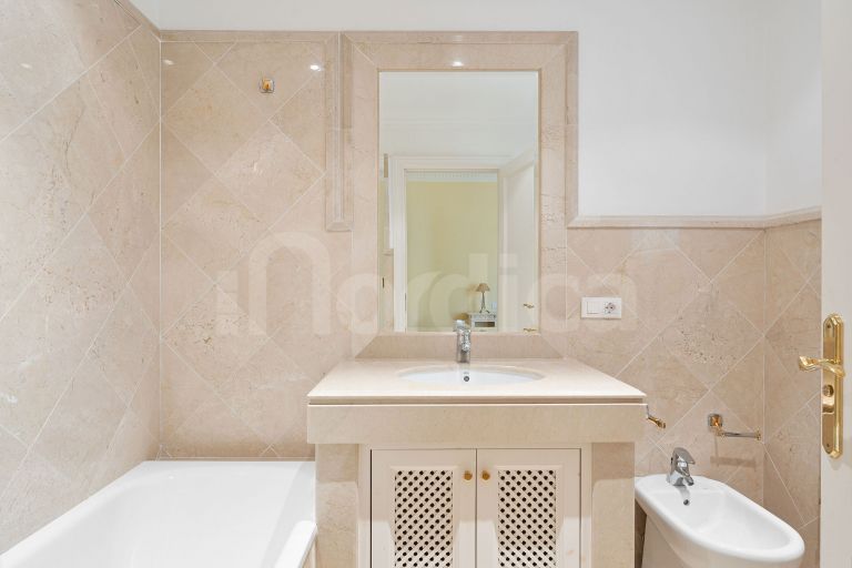 Ground Floor Apartment for sale in Las Alamandas