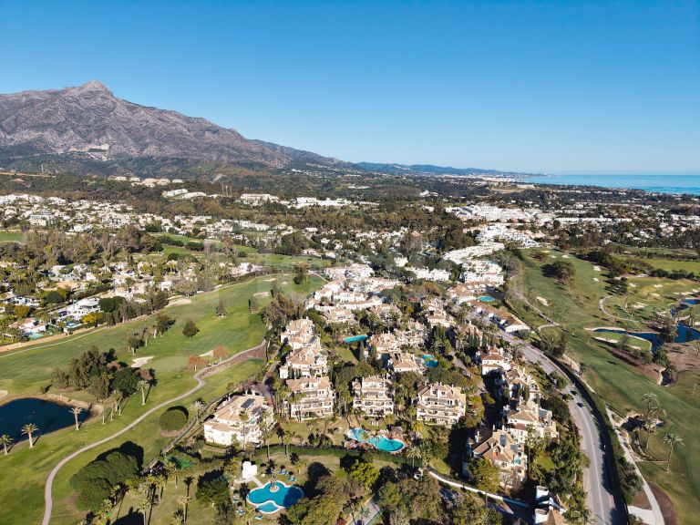 Ground Floor Apartment for sale in Las Alamandas