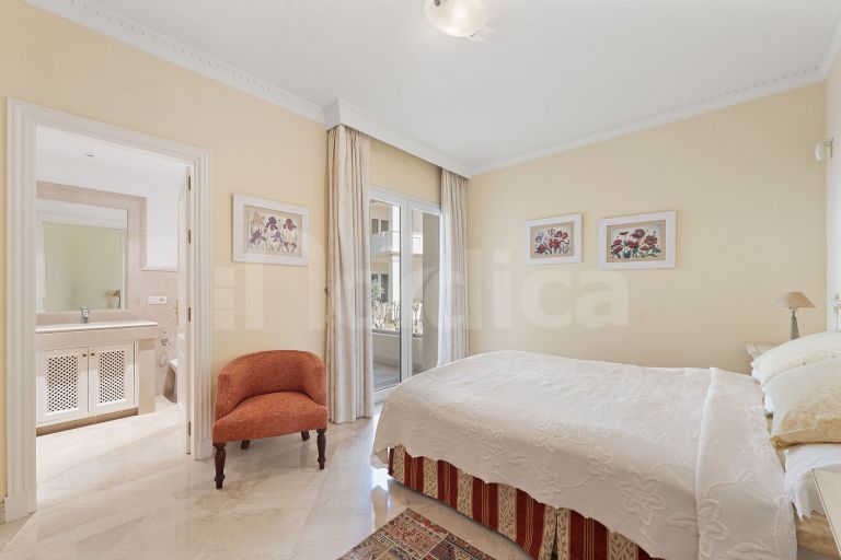 Ground Floor Apartment for sale in Las Alamandas