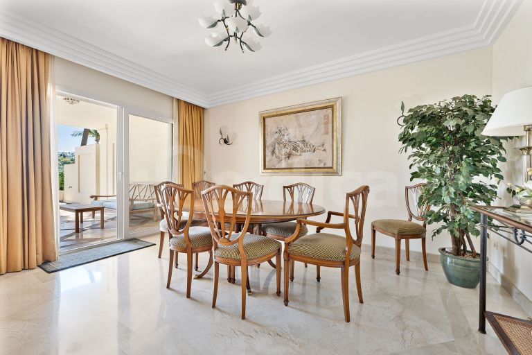 Ground Floor Apartment for sale in Las Alamandas