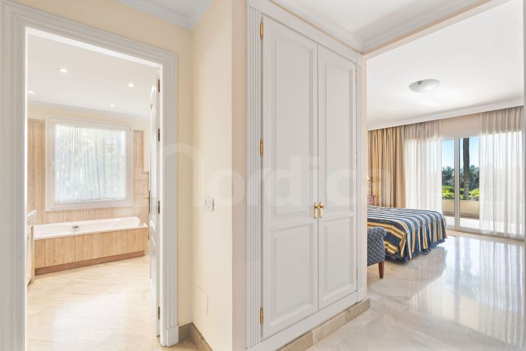 Ground Floor Apartment for sale in Las Alamandas