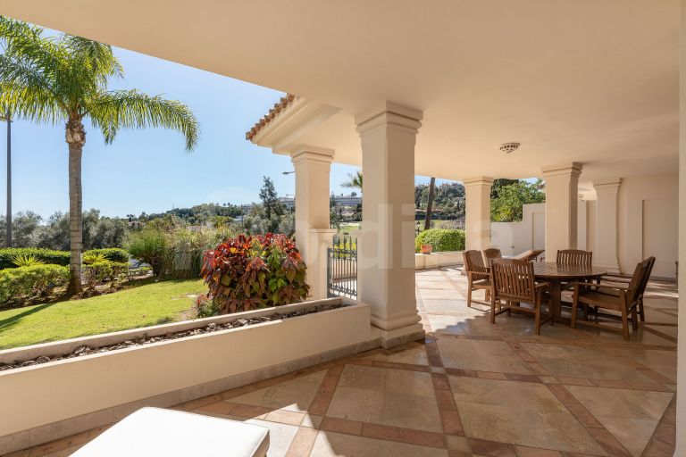 Ground Floor Apartment for sale in Las Alamandas