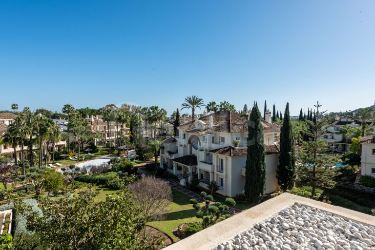 Duplex Penthouse for sale in Las Alamandas