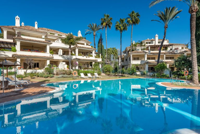 Duplex Penthouse for sale in Las Alamandas