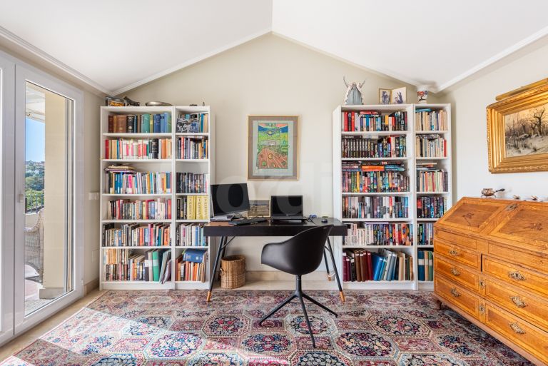 Duplex Penthouse for sale in Las Alamandas