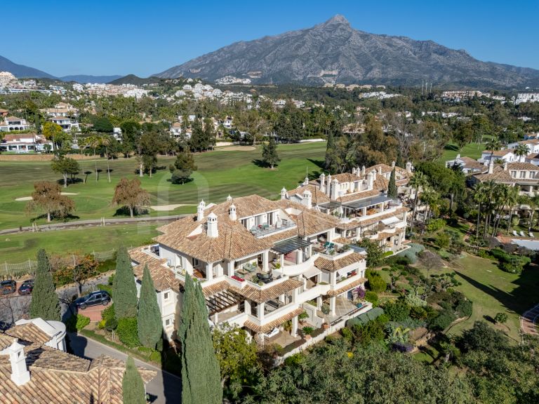 Duplex Penthouse for sale in Las Alamandas