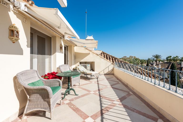 Duplex Penthouse for sale in Las Alamandas