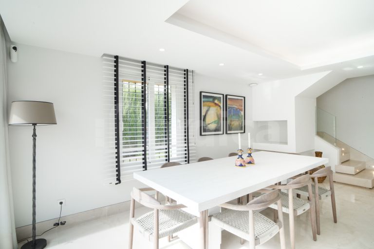 Town House for sale in Marbellamar