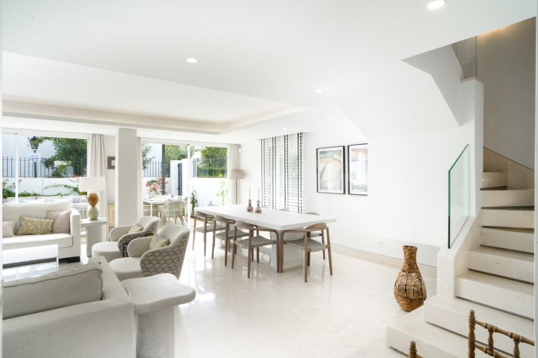 Town House for sale in Marbellamar