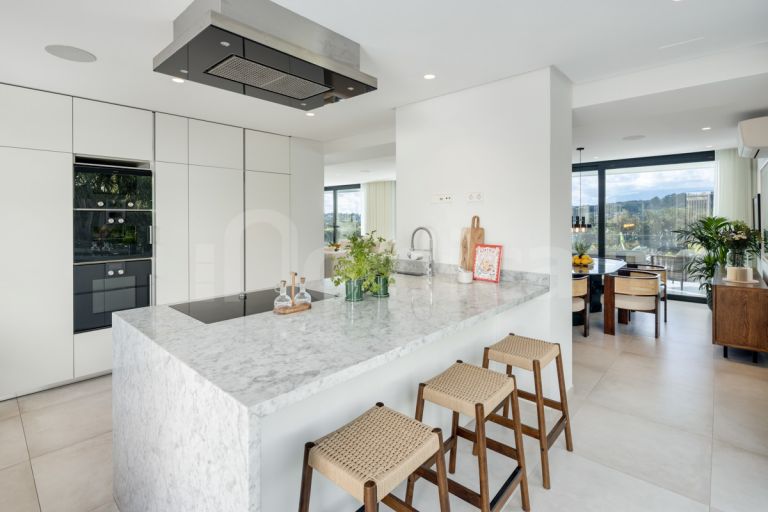 Villa for sale in Nueva Andalucia