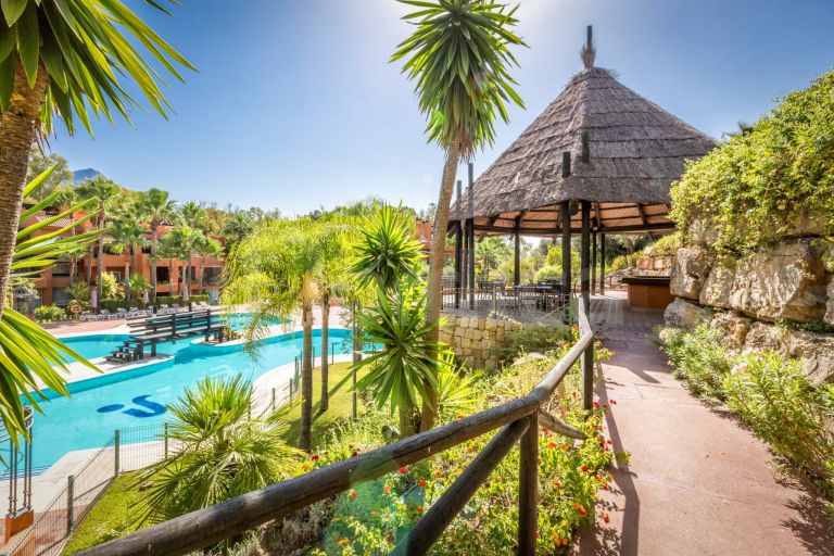 Ground Floor Apartment for sale in Alminar de Marbella