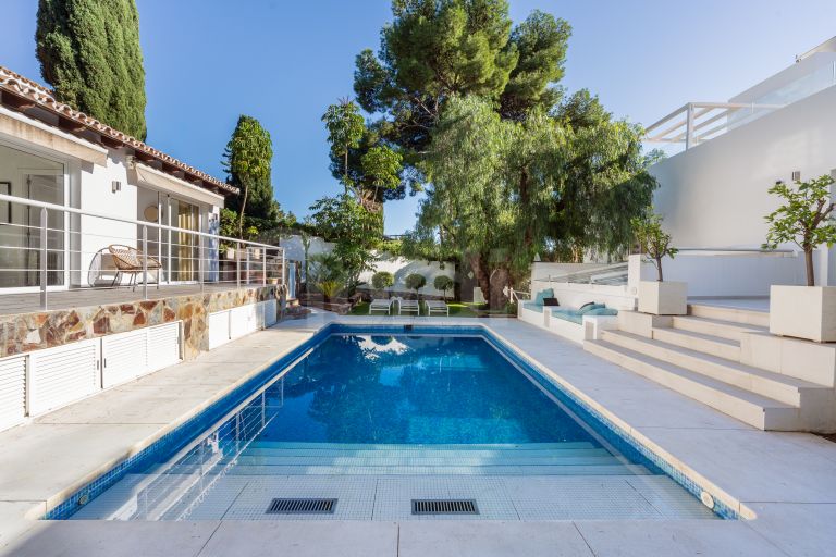 Villa till salu i Nueva Andalucia