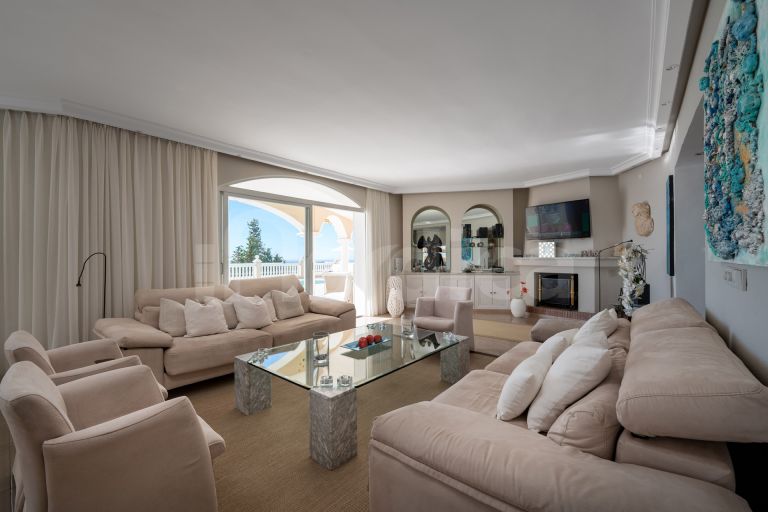 Villa for sale in El Herrojo