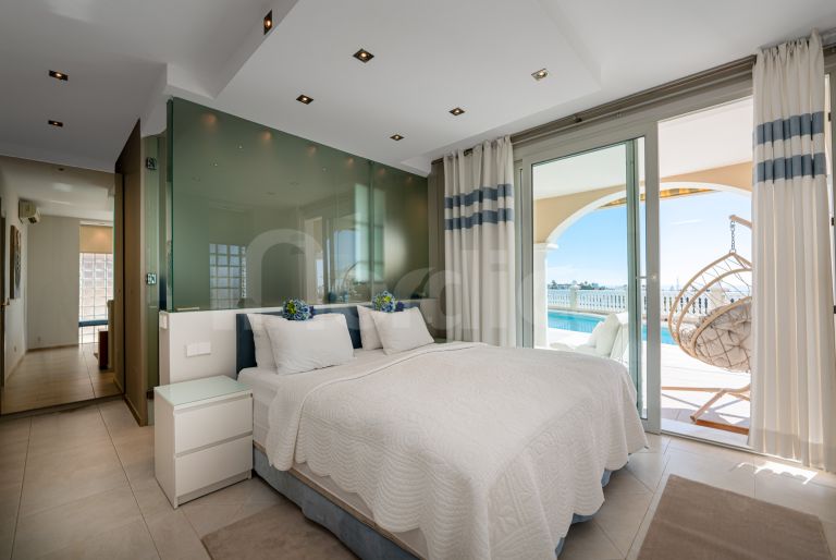 Villa for sale in El Herrojo