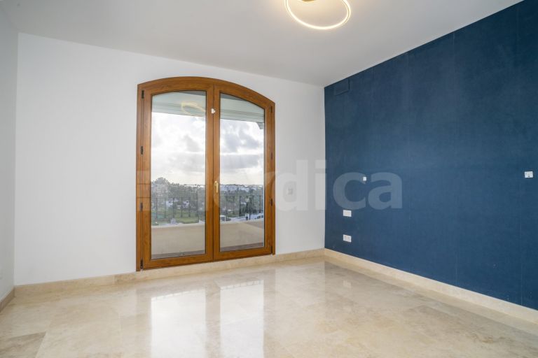 Town House for sale in Paraiso Hills