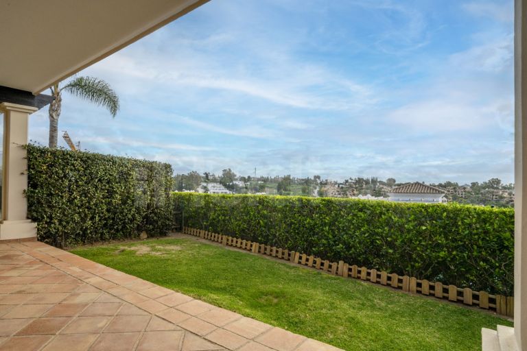 Town House for sale in Paraiso Hills