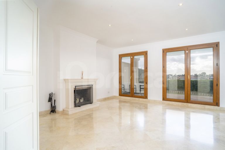 Town House for sale in Paraiso Hills