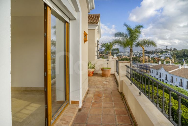 Town House for sale in Paraiso Hills