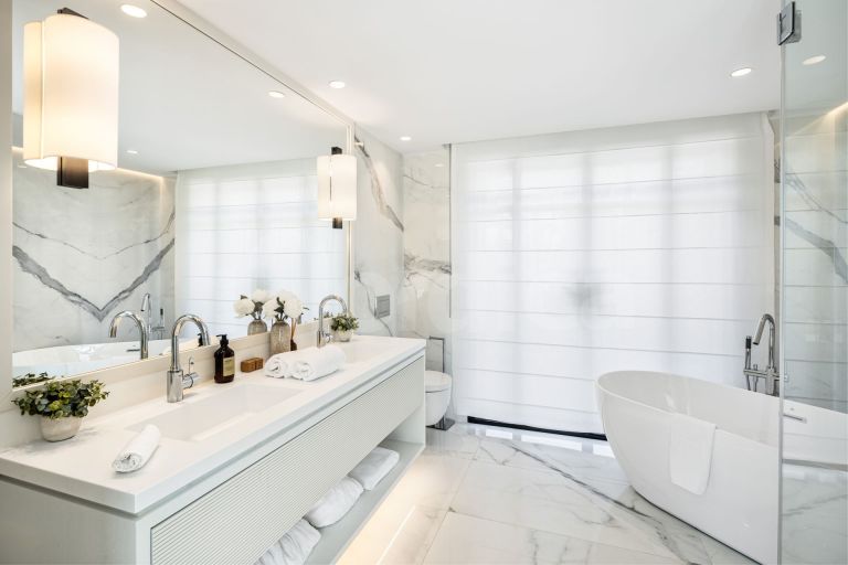 Villa for sale in Nueva Andalucia