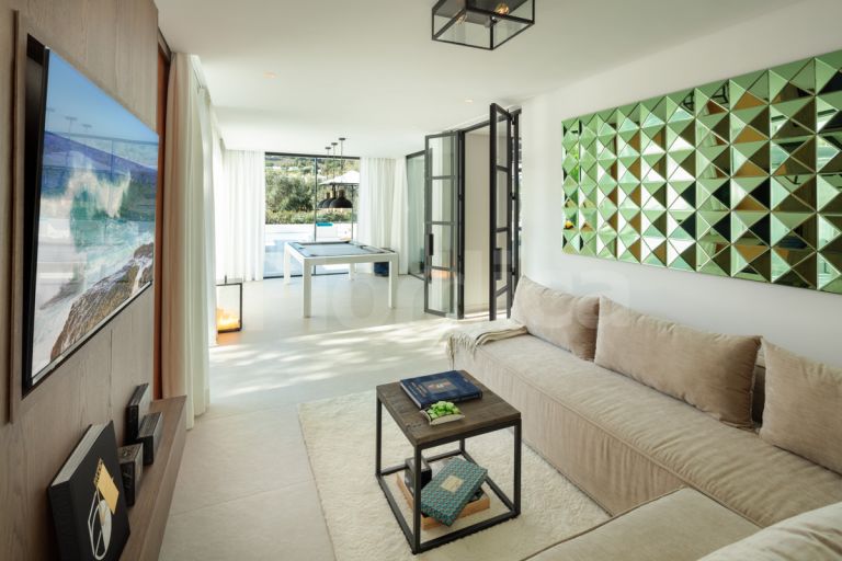 Villa for sale in Las Brisas