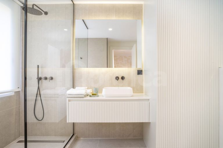 Lägenhet till salu i Albatross Hill