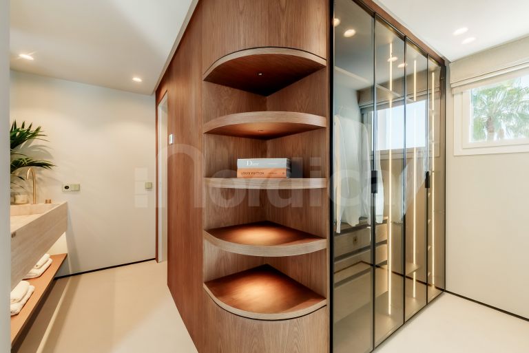 Duplex Penthouse for sale in Alcazaba Beach