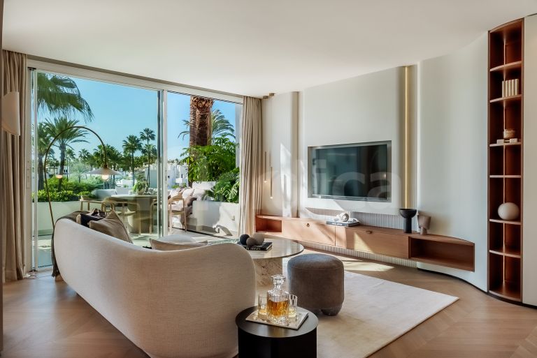 Duplex Penthouse for sale in Alcazaba Beach