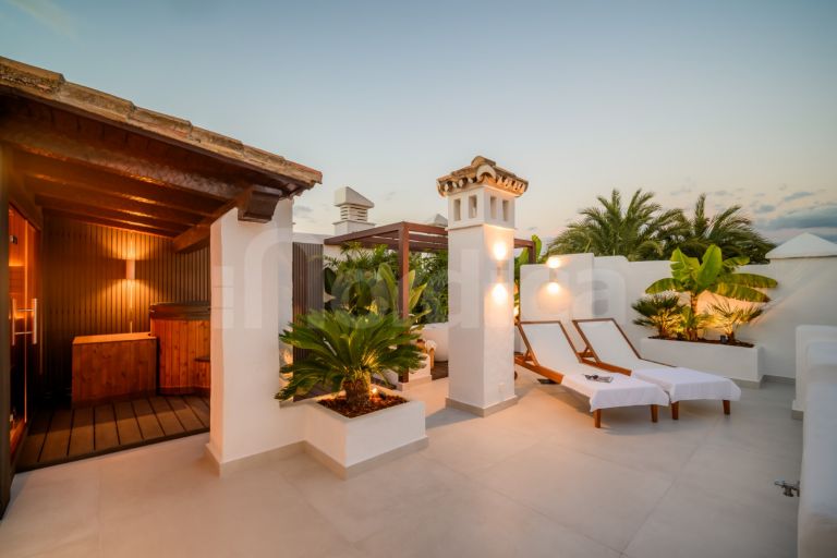 Duplex Penthouse for sale in Alcazaba Beach