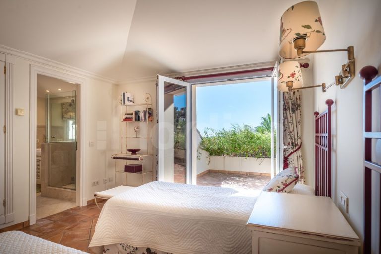 Duplex Penthouse for sale in Las Alamandas