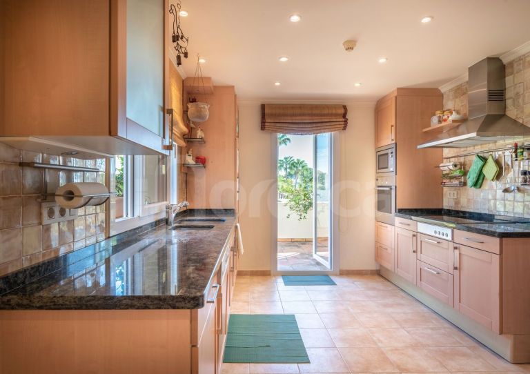 Duplex Penthouse for sale in Las Alamandas