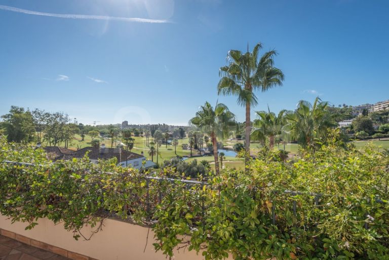 Duplex Penthouse for sale in Las Alamandas