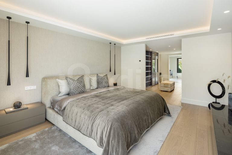 Villa for sale in Las Brisas