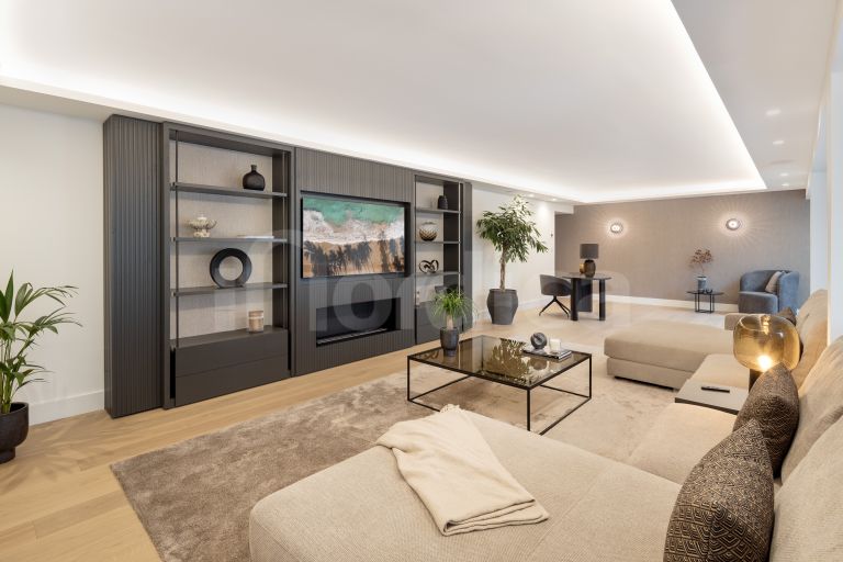 Villa for sale in Las Brisas