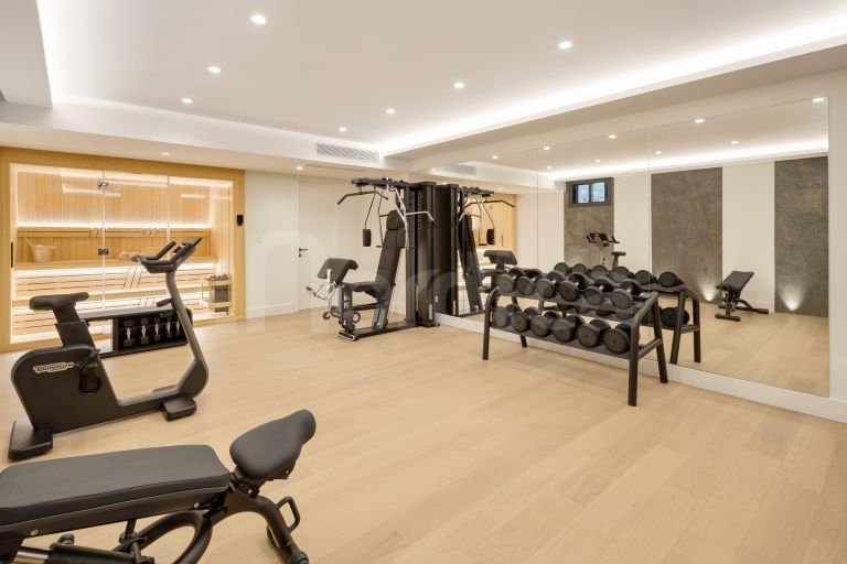 Villa for sale in Las Brisas