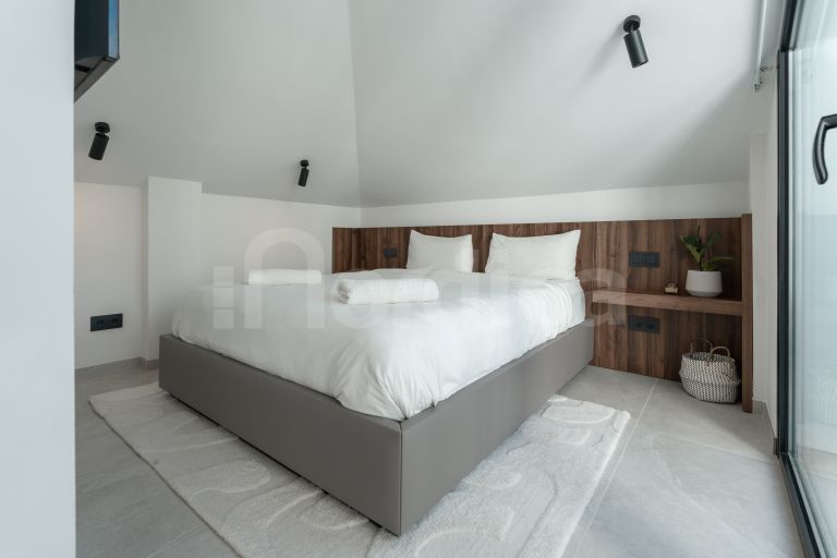 Duplex Penthouse for sale in Las Lolas