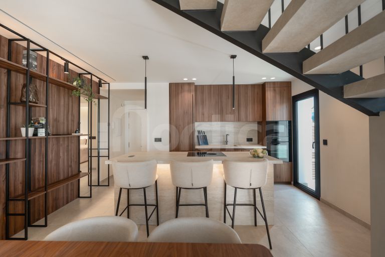 Duplex Penthouse for sale in Las Lolas