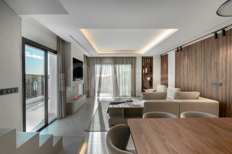 Duplex Penthouse for sale in Las Lolas