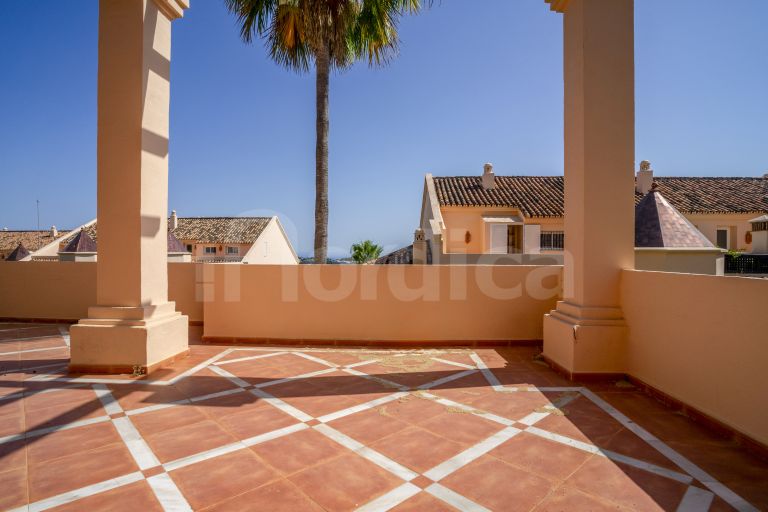 Ground Floor Apartment for sale in Albatross Hill