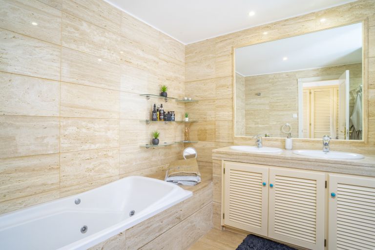 Ground Floor Apartment for sale in Albatross Hill