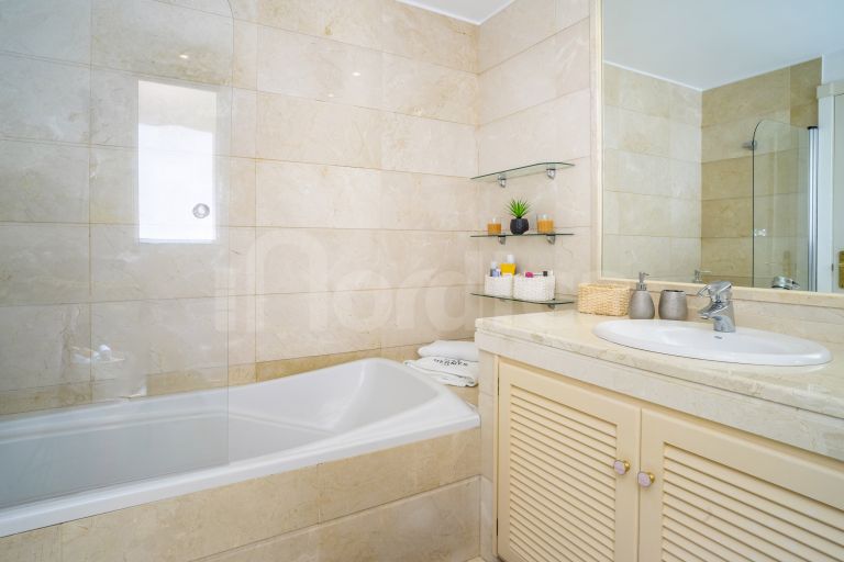 Ground Floor Apartment for sale in Albatross Hill