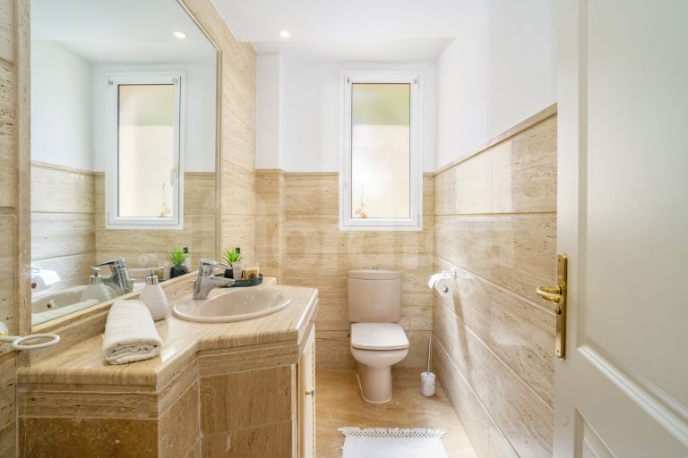 Ground Floor Apartment for sale in Albatross Hill