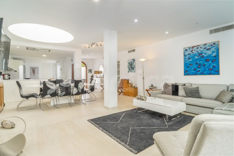 Town House for sale in Los Potros