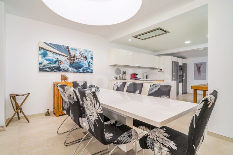 Town House for sale in Los Potros