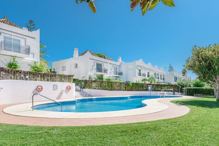 Town House for sale in Los Potros