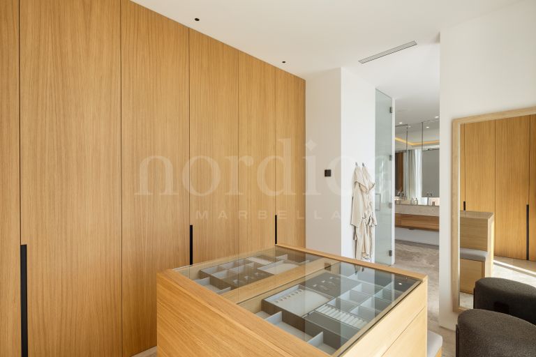 Villa zu verkaufen in Nueva Andalucia